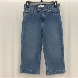 Levi’s Perfectly Slimming 548 Jeans Women’s‎ Capris Size 8